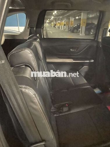 Toyota Veloz Cross Bạc 7 chỗ đời 2022