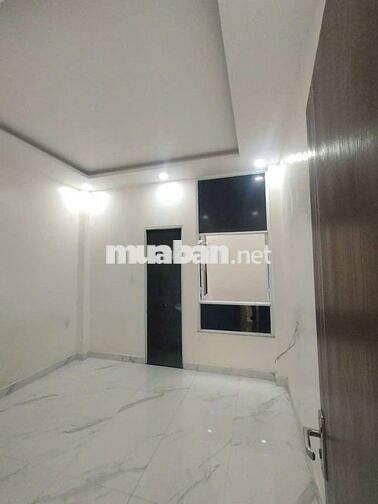 CHO THUÊ NHÀ MẶT TIỀN ĐƯỜNG HIỀN VƯƠNG, DT 4X18 TRỆT 3 LẦU