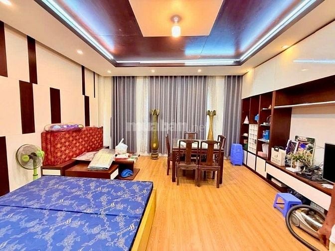 Bán nhà phân lô 52 Quan Nhân 45m2,oto vào nhà,kinh doanh, 17.5tỷ.