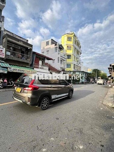 Bán nhà Nở Hậu 4m*18m mặt tiền kinh doanh đường Gia Phú