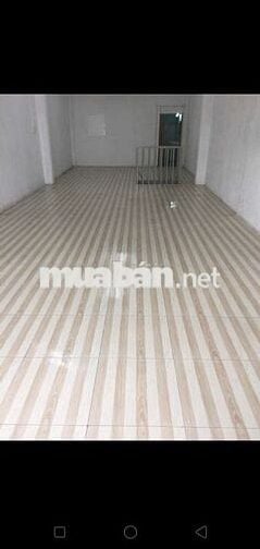 Cho thuê dt-4x20-1lầu dứoi-2p kín trên suốt điện nước sạch hẽm-4m ấp5