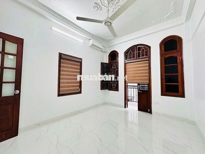 BÁN NHÀ XUÂN THUỶ – LÔ GÓC 3THOÁNG – Ô TÔ ĐỖ CỬA – KINH DOANH SẦM UẤT