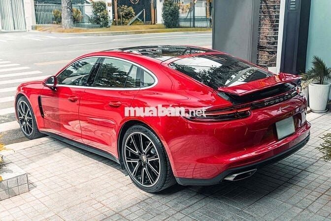 Porsche Panamera Model 2018 . Đỏ - Kem . Full BD