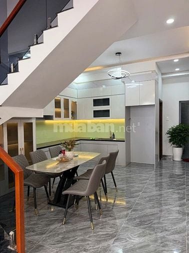 CHỦ GIẢM 200 TRIỆU BÁN GẤP NHÀ 1T/1L MỚI 100% ĐƯỜNG HUỲNH VĂN LUỸ 