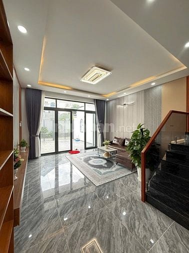 CHỦ GIẢM 200 TRIỆU BÁN GẤP NHÀ 1T/1L MỚI 100% ĐƯỜNG HUỲNH VĂN LUỸ 