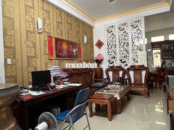 Bán nhà khu 10ha, 5x20.xd trệt 4 lầu.  .nhà mới đẹp. Hoàn công đầy đủ.