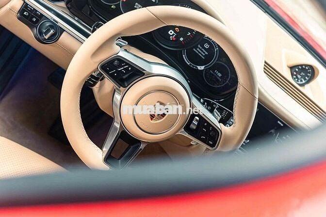 Porsche Panamera Model 2018 . Đỏ - Kem . Full BD