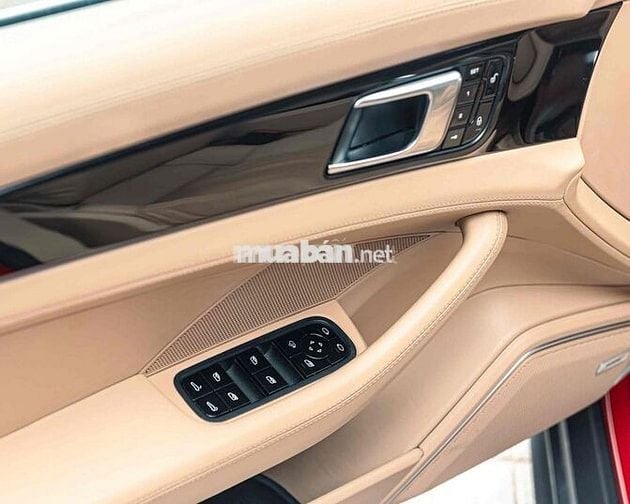Porsche Panamera Model 2018 . Đỏ - Kem . Full BD
