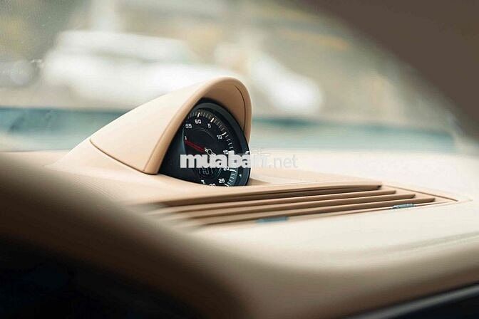 Porsche Panamera Model 2018 . Đỏ - Kem . Full BD