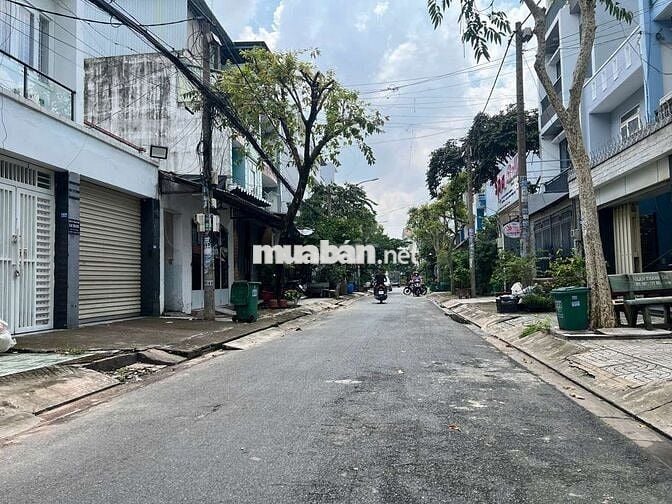 Bán nhà khu 10ha, 5x20.xd trệt 4 lầu.  .nhà mới đẹp. Hoàn công đầy đủ.