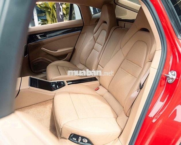 Porsche Panamera Model 2018 . Đỏ - Kem . Full BD