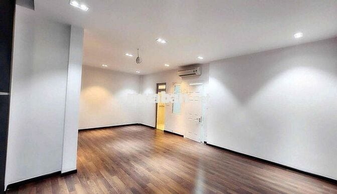 NHÀ MỚI SIÊU HOT – 79A NGÔ GIA TỰ, P.2, Q.10 – 4.5 x 18m, 5 TẦNG