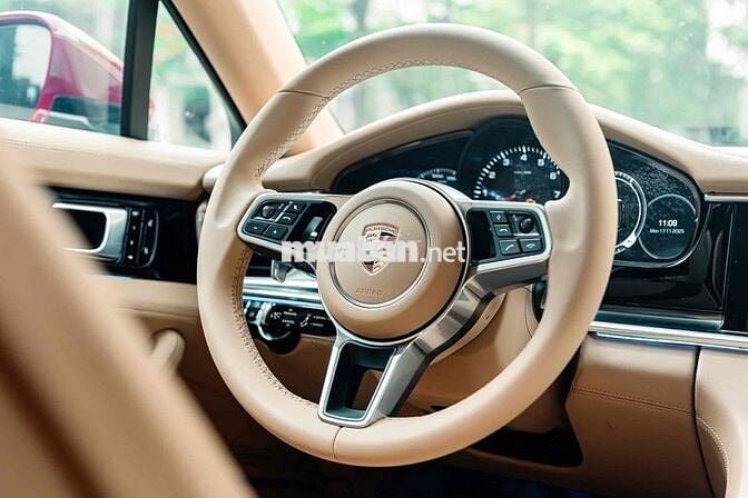 Porsche Panamera Model 2018 . Đỏ - Kem . Full BD