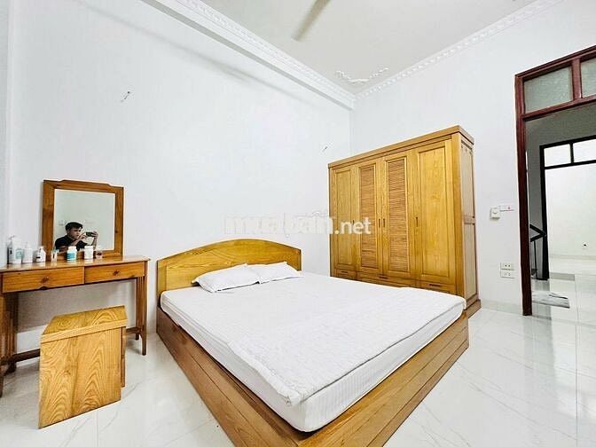 BÁN NHÀ XUÂN THUỶ – LÔ GÓC 3THOÁNG – Ô TÔ ĐỖ CỬA – KINH DOANH SẦM UẤT