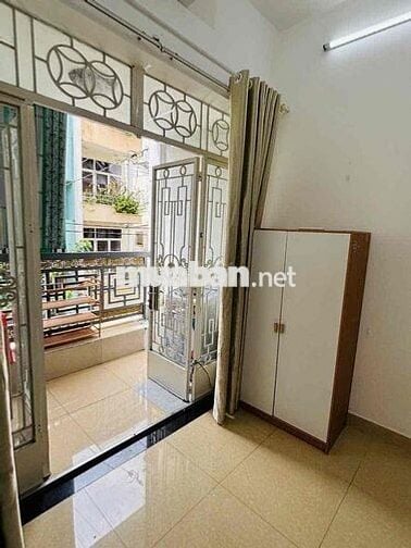 CĂN HỘ 2 PHÒNG NGỦ BAN CÔNG GIÁ RẺ_FULL NỘI THẤT_GẦN