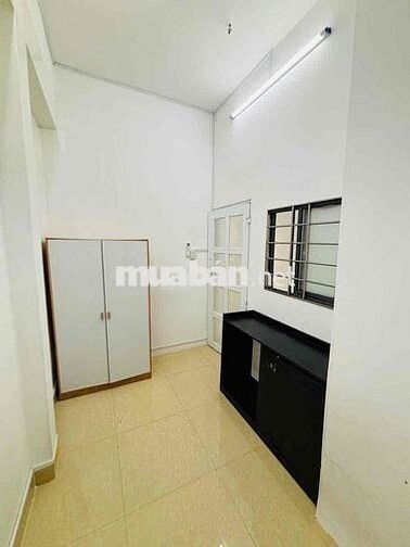 CĂN HỘ 2 PHÒNG NGỦ BAN CÔNG GIÁ RẺ_FULL NỘI THẤT_GẦN