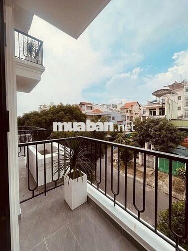 CĂN HỘ CAO CẤP BAN CÔNG THANG MÁY MỚI XÂY Q7