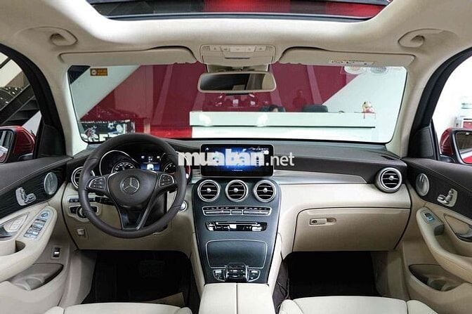 Mercedes GLC 300 4Matic 2019 - 61000 km