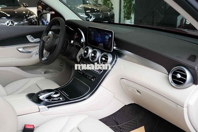 Mercedes GLC 300 4Matic 2019 - 61000 km