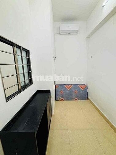 CĂN HỘ 2 PHÒNG NGỦ BAN CÔNG GIÁ RẺ_FULL NỘI THẤT_GẦN