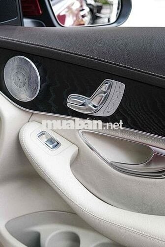 Mercedes GLC 300 4Matic 2019 - 61000 km