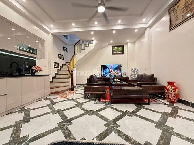 Bán Nhà Ô Tô Trong Nhà, Kim Ngưu, 30/35m, 5 tầng, mt 5m, giá 14.85 tỷ