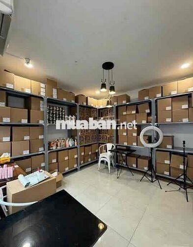 Cho Thuê Nhà Mặt Tiền Đường Bàu Cát Đối Diện Trường Học, Tân Bình