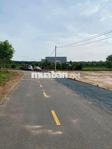 Chủ cần bán gấp lô đất 500m2(15*35) sẵn 300TC, chỉ 700tr sổ sẵn