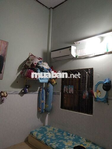 Nhà nguyên căn diện tích 35 m2 gồm 2 pn và 1wc đường TCH18 quận 12