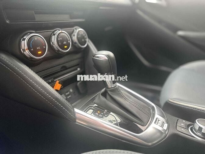 Mazda 2 2021 Sport 1.5 Luxury - 2000 km