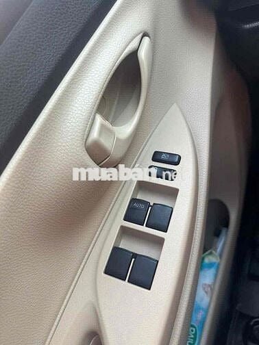 Toyota Yaris 2015 1.3E - 120000 km