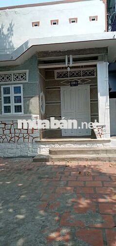 Bán nhà cấp4 gần chợ,hẻm xe hoi.