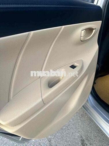 Toyota Yaris 2015 1.3E - 120000 km