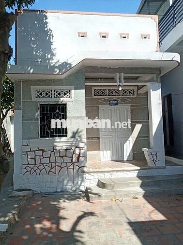 Bán nhà cấp4 gần chợ,hẻm xe hoi.