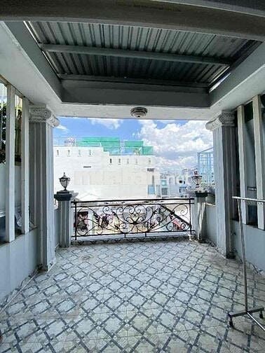 Nhỉnh 10 Tỷ  MT Chợ Rạch Ông, DT 49m2 Ngan 4m, 5PN, Dòng Tiền 22tr/t