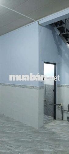 Nhà nguyên căn 1 trệt 1 lầu, dt 5,5×10 có 4pn,2wc. Khu vực an ninh tốt