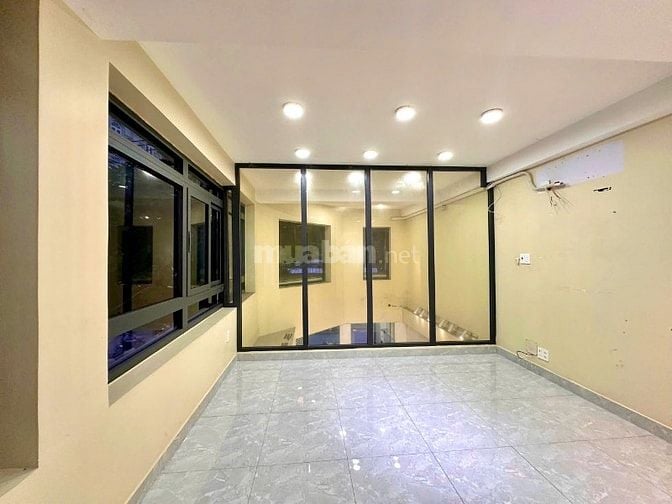 Bán nhà mặt phố Hoàng Sa, 21,5 tỷ, 64m2, giá ưu đãi, view đẹp