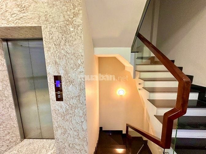 Bán nhà mặt phố Hoàng Sa, 21,5 tỷ, 64m2, giá ưu đãi, view đẹp