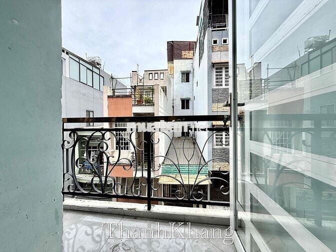 Cho Thuê Căn Hộ Bancol Máy Giặt Riêng Full NT Đi Bộ Qua Đại Học UEH