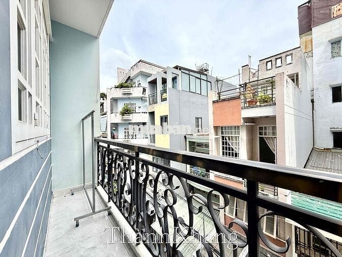 Cho Thuê Căn Hộ Bancol Máy Giặt Riêng Full NT Đi Bộ Qua Đại Học UEH