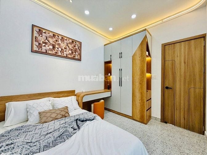 Bán nhà mới mặt tiền kinh doanh- Gần Công Viên Gia Định