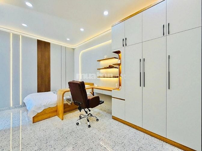 Bán nhà mới mặt tiền kinh doanh- Gần Công Viên Gia Định