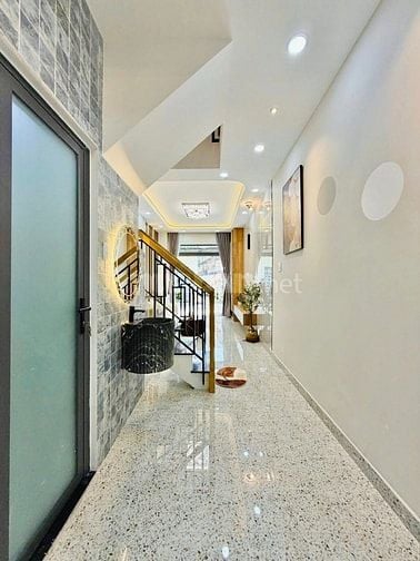 Bán nhà mới mặt tiền kinh doanh- Gần Công Viên Gia Định