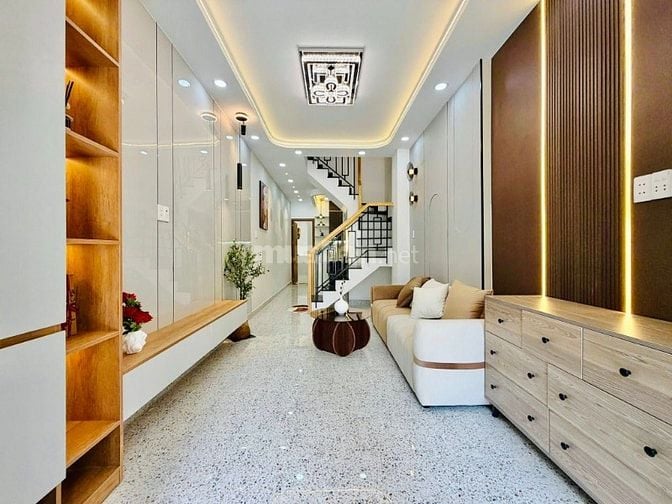 Bán nhà mới mặt tiền kinh doanh- Gần Công Viên Gia Định