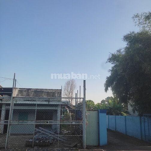 Bán đất 8*22m. Tặng nhà c4. Căn góc mặt tiền Nguyễn Thị Ly