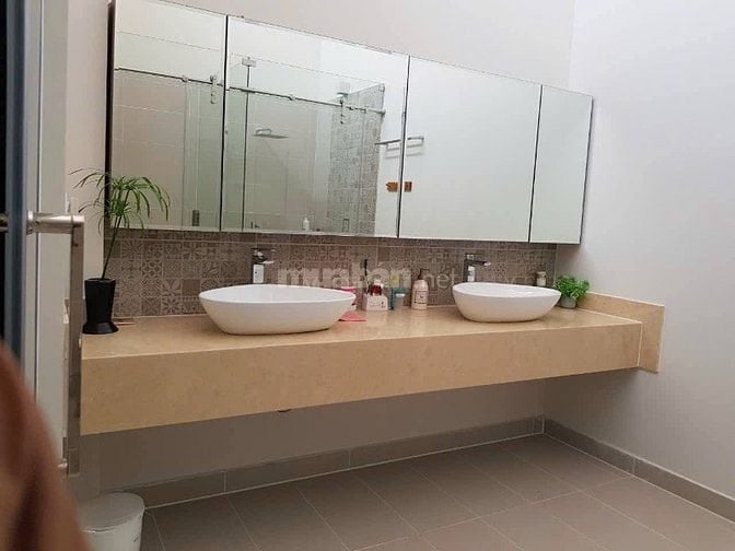 nhà cách mặt đường nguyễn văn lộng 2 căn nhà (chính chủ rao bán)