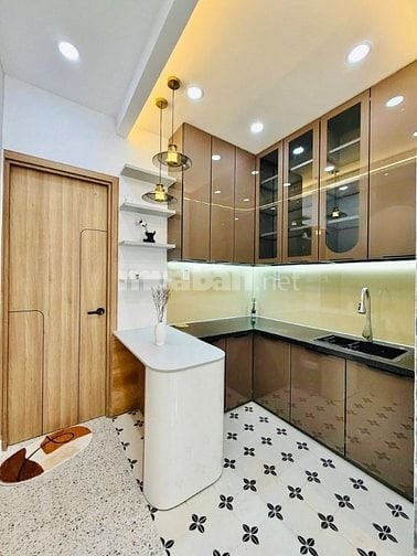 Bán nhà mới mặt tiền kinh doanh- Gần Công Viên Gia Định