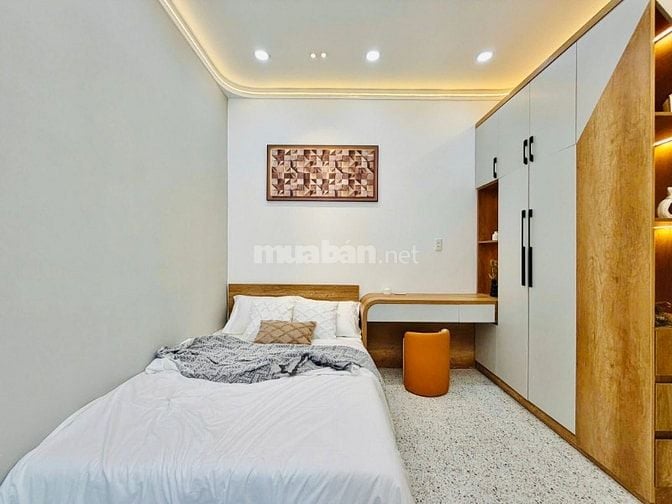 Bán nhà mới mặt tiền kinh doanh- Gần Công Viên Gia Định