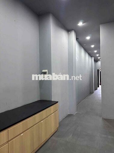 Mặt bằng ngay Becamex 7,5x35m. 1 trệt 2 Lầu sẵn máy lạnh