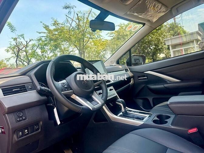 Mitsubishi Xpander Đỏ 7 chỗ 15.000 km